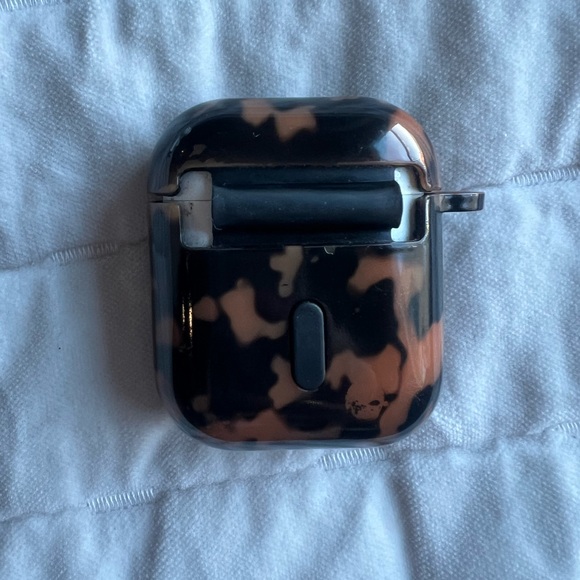Apple Airpods 2nd generation with charging case - Picture 2 of 9